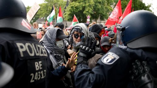 Pro-Palästina-Demo in Berlin eskaliert – Polizei fährt Wasserwerfer auf