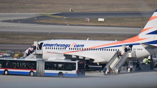 Flieger mit rund 190 Afghanen in Deutschland gelandet – Chaos bei Visavergabe