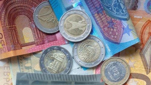 Streichung eines Feiertags könnte Bruttoinlandsprodukt um mehrere Milliarden Euro steigern