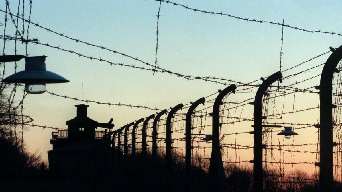 „Einmal kommt der Tag, da sind wir frei“ – Das Geheimnis des „Buchenwald-Lieds“