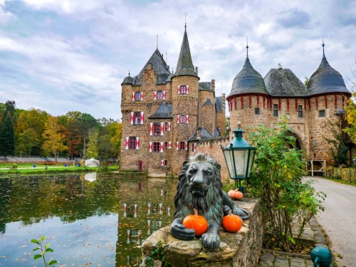 Außergewöhnliche Unterkünfte in der Eifel – vom Wildniscamp bis zum Schlosshotel
