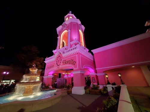 Casa Bonita Deals With Unionization Effort, Crowds and an Odd Smell