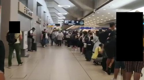 Chaos am Flughafen Köln/ Bonn: Stundenlange Wartezeit vor Sicherheitskontrolle | wetter.de