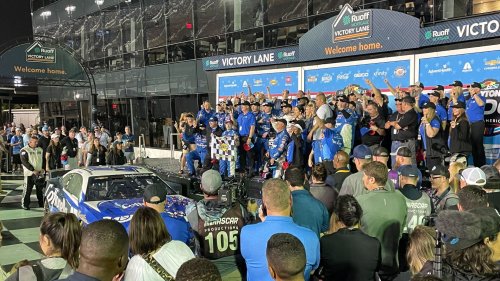 Stenhouse Jr. Wins Daytona 500, Snaps 199-race Winless Streak | Flipboard