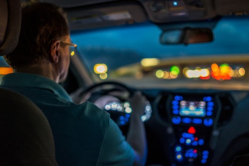 6 Ways to Prevent Auto Accidents When Driving Early in the Morning