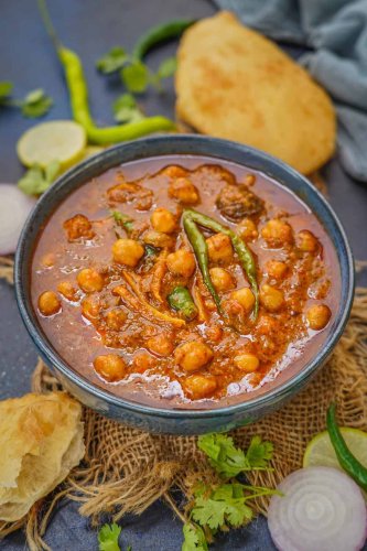 Punjabi Chole Masala (Indian Chickpea Curry)