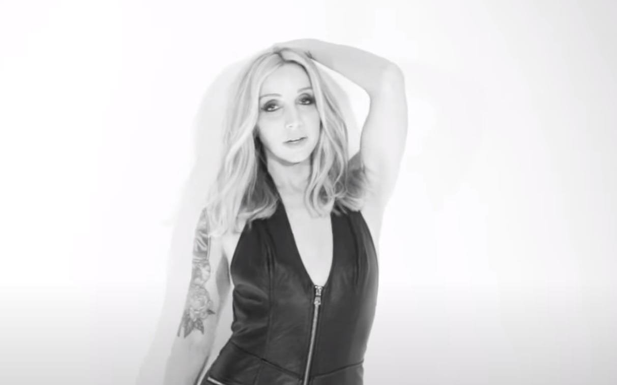 Ashley Monroe Releases Psychedelic “Groove,” Another Song From Her Upcoming Album ‘Rosegold’