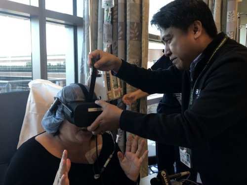 Delaware patients use virtual reality to get through chemotherapy