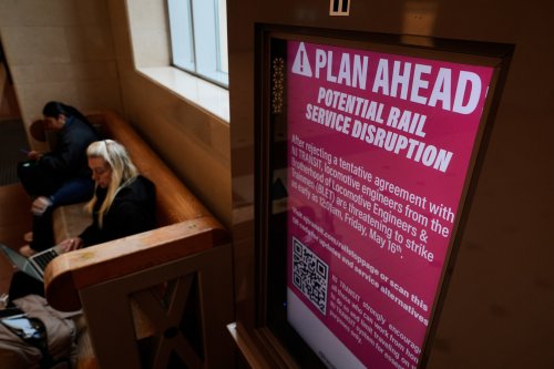 NJ Transit issues warning for riders ahead of potential rail strike