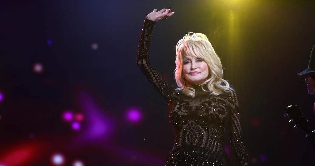 Dolly Parton Reveals That Her Husband Was Suffering During His Last Days