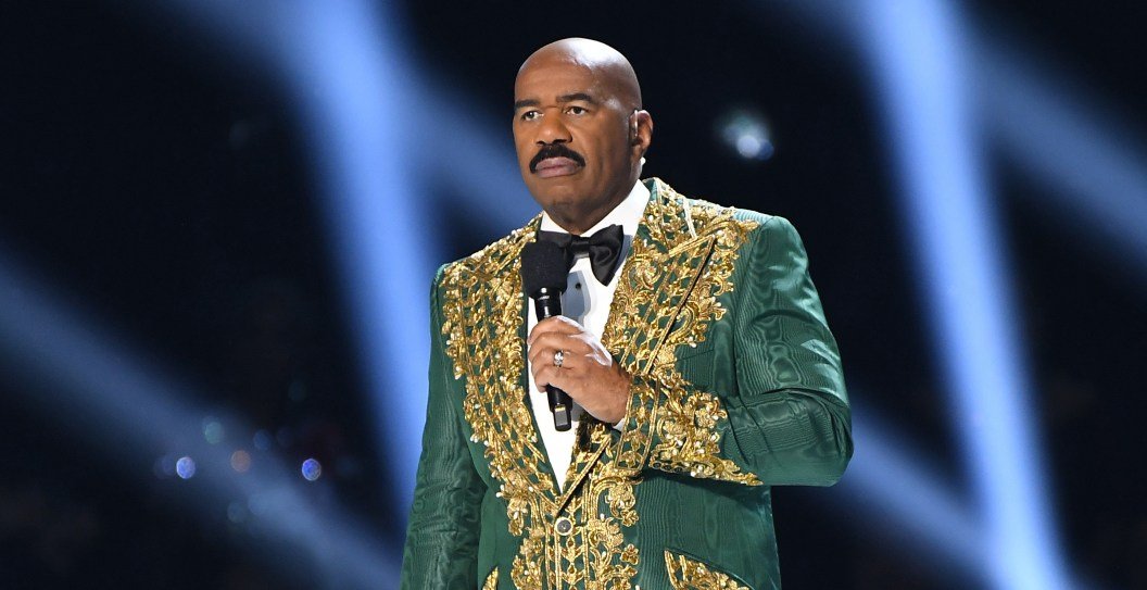 Steve Harvey criticizes contestant, Katy Perry's wild outfit, & more celeb news