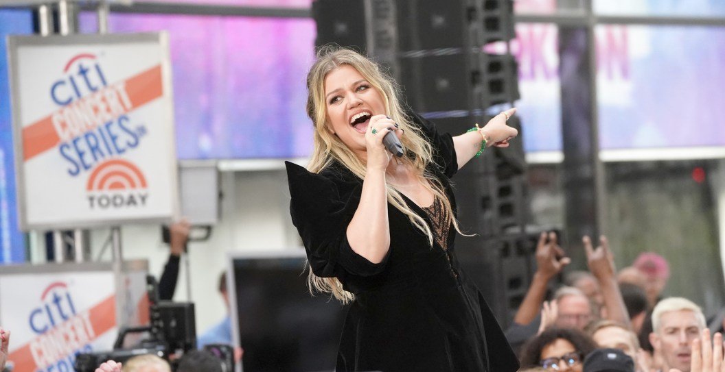 Kelly Clarkson Has Been Absent Due To Family Emergency: Report