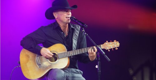 Kenny Chesney Reflects On That Time Kansas City Chiefs Coach Andy Reid Crashed His Show
