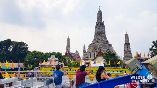 Bangkok Sehenswürdigkeiten: Hop On Hop Off am TouristBoat