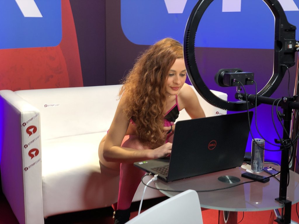 Watch Out: How milf chat Is Taking Over and What to Do About It - cover
