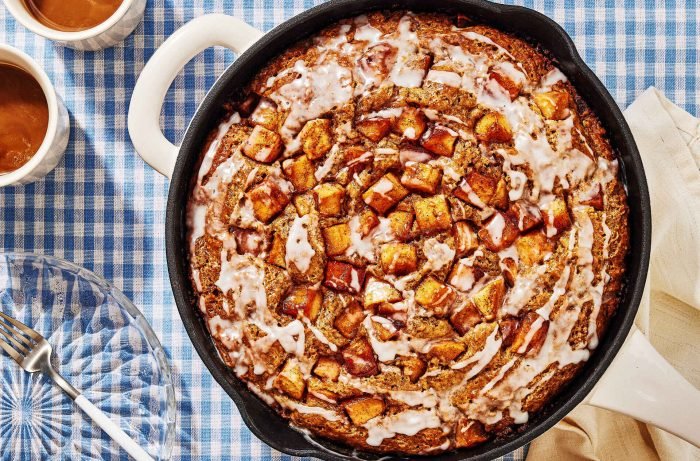 This TikTok-Famous Apple Skillet Cake Is Too Easy and Delicious to Ignore