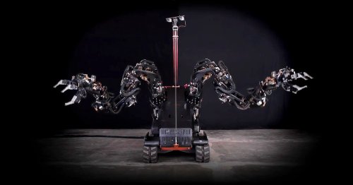 The Guardian GT's 7-Foot-Long Arms Make It the Most Bonkers Robot on Earth
