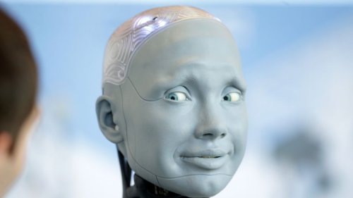 Lo splendido e inquietante romanzo che racconta di quando l'intelligenza artificiale disinstallerà l'umanità
