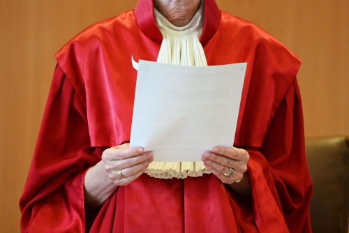 Soli-Urteil: Gutverdiener und Unternehmen bleiben Melkkühe des Bundes