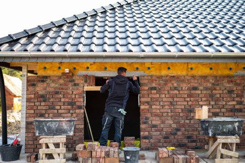 „Handwerker bauen sich Häuser im Wert von 400.000 Euro“