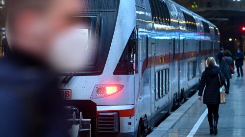  Deutsche Bahn meldet 40 Verstöße gegen 3G in Zügen – Söder fordert schärfere Maßnahmen