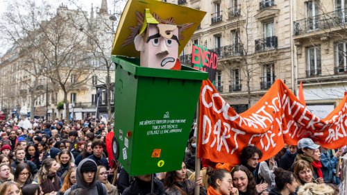  Proteste gegen französische Rentenreform schlagen in Gewalt um