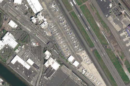Satellitenbilder: Hier stauen sich jetzt dank Trump die Boeing-Flieger