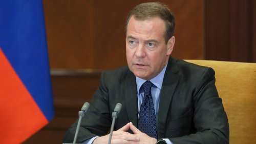  Medwedew: Russland wird die Türen zu westlichen Botschaften zuschlagen