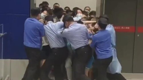  Panik bei Ikea in Schanghai: Kunden fliehen vor Markt-Lockdown