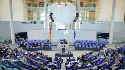  Bundestag ringt um Neuregelung der Sterbehilfe