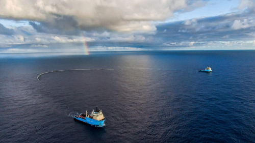 New device just cleaned up 20,000 pounds of trash out of the Pacific ocean's Garbage Patch