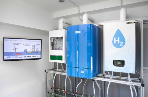 Green hydrogen generator can power your home for days using only 2 liters of water