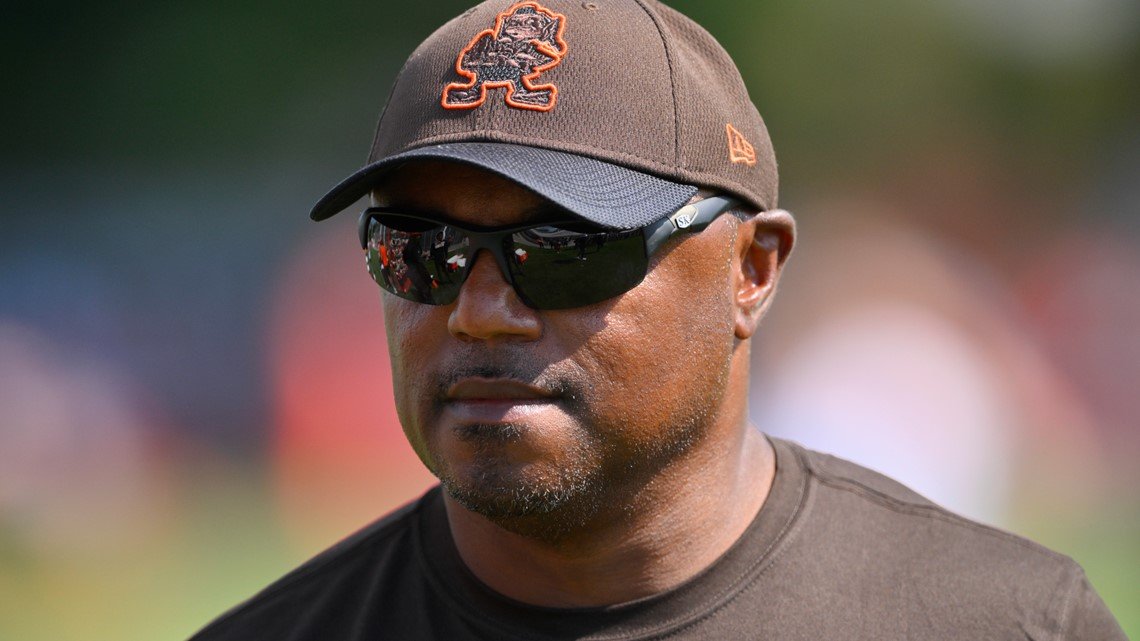 Browns fans' confidence drops to 31% heading into TNF, and fans want Joe  Woods fired - Dawgs By Nature