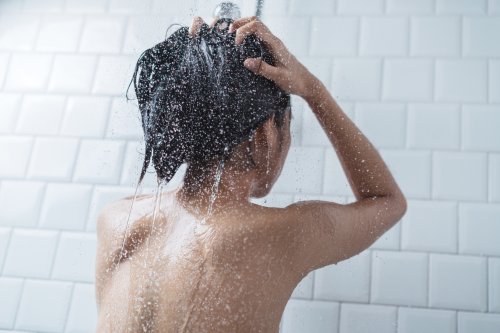 Die No Poo-Methode: Mit dieser Umstellung kannst du deine Haare nachhaltig waschen