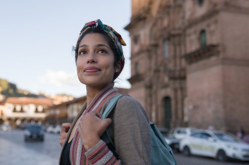 Backpacking: Clever Kleidung verstauen & viel Platz sparen