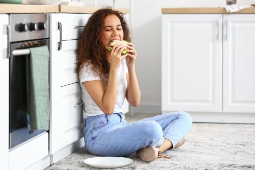 Darum solltest du morgens keinen Käse auf dein Brot legen
