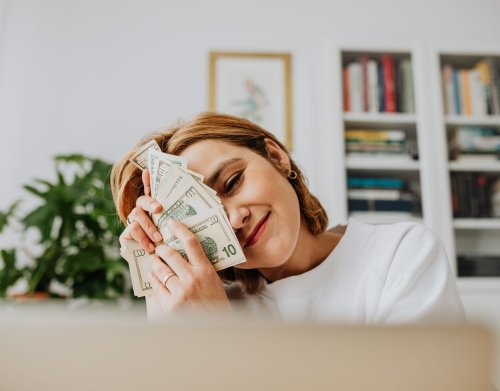Geld sparen: So viel Geld solltest du mit 30 auf der hohen Kante haben