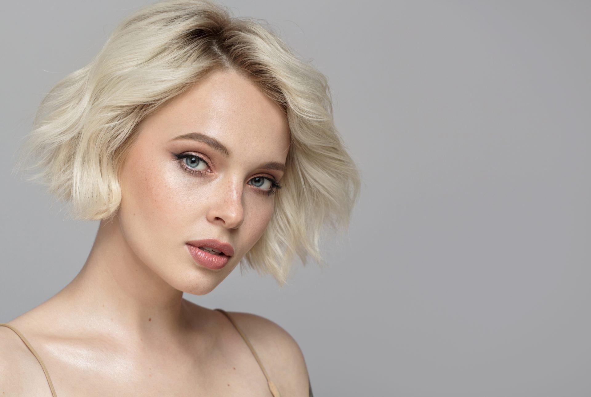 Bob stylen: 5 einfache und kreative Frisuren für den Alltag