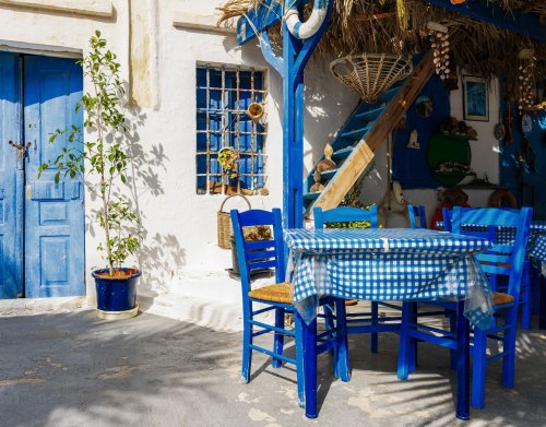 Griechenland für zu Hause: 5 Tipps für eine mediterrane Terrasse im Greek-Style