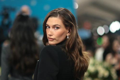 Clean Girl Hack: Hailey Biebers Concealertrick lässt dich sofort frischer aussehen