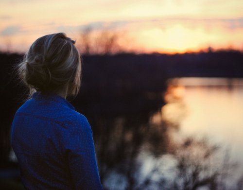 Alleine an den See? Mit diesen 3 kleinen Wohlfühl-Hacks fühlst du dich safe