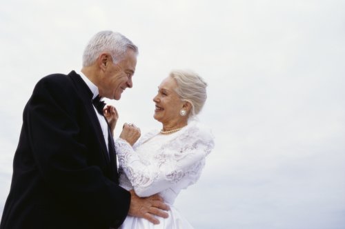 Das passiert mit der Witwenrente, wenn man wieder heiratet