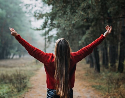Angst vor dem Alleinsein? Diese 10 Influencerinnen nehmen dich an die Hand