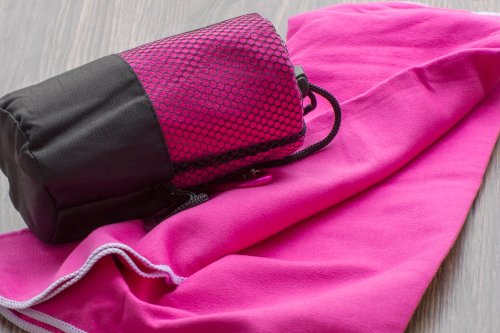 Dieses Mikrofaser-Handtuch für Strand, Sport, Reise & Co. will gerade jeder – Amazon-Bestseller Nr. 1