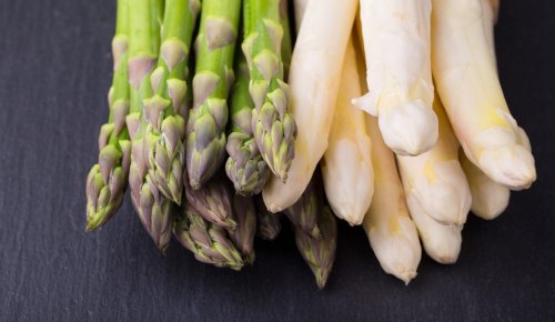 Was ist gesünder: grüner oder weißer Spargel?
