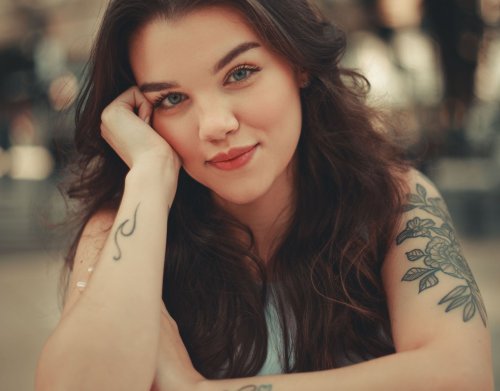 Tattoos für Frauen: Diese Tattoos trägt heute niemand mehr