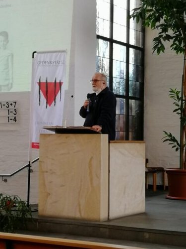 Lesung vor Schulklassen mit Katrin Himmler in der Martin-Luther-Kirche