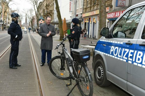 Kontrollen in der Kaiserstraße gehen weiter: Radler: Über 80 Verstöße in nur drei Stunden
