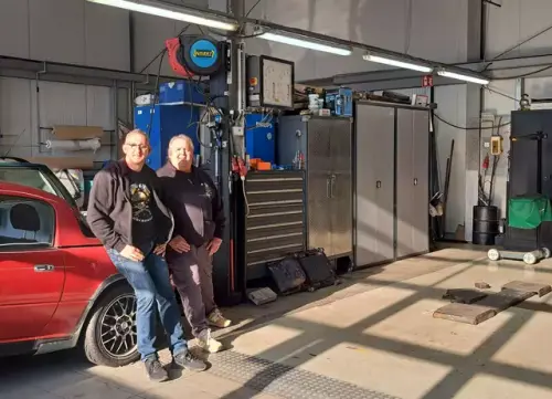 Heavy-Metal-Festival "Metal Garage": Der Werkstattgeruch gehört dazu