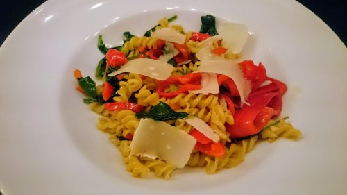 Nicht viel Zeit zum Kochen?: Aglio Olio mit Spinat und Paprika